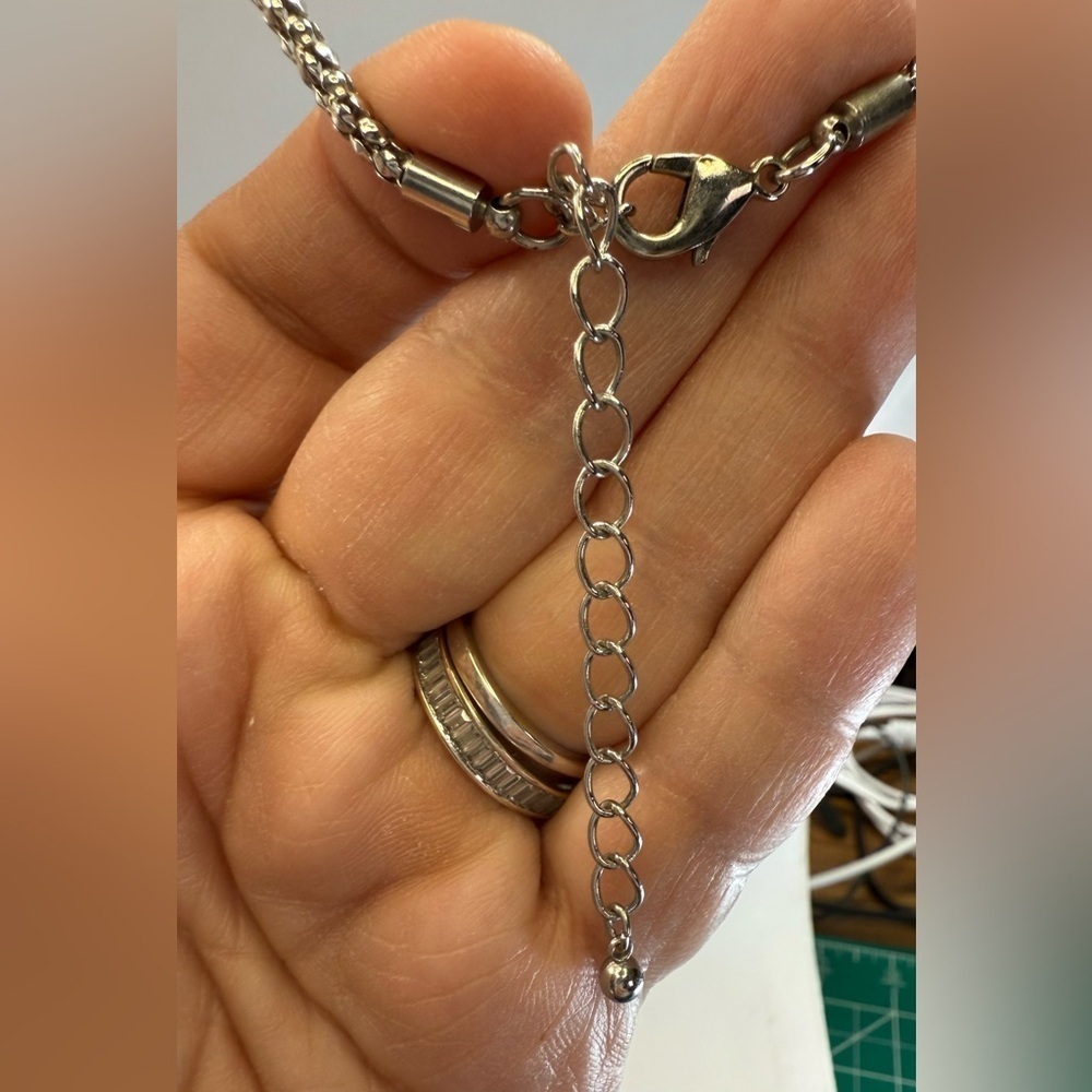 Crystal Necklace & Earrings Set Silver‎ Tone Jewelry Set - Picture 7 of 8